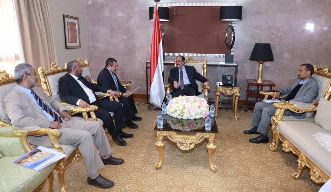 نائب الرئيس يطلع على جهود توفير الخدمات للمناطق المحررة بمحافظة حجة