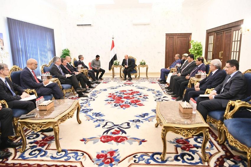 الرئيس العليمي يستقبل السفراء الأوروبيين لبحث مستجدات الأوضاع وفرص تجديد الهدنة