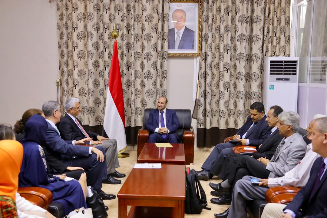 وزير التخطيط يبحث مع وفد البنك الدولي دعم أولويات الحكومة