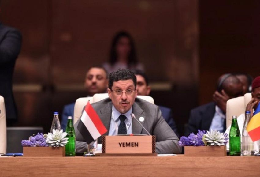 وزير الخارجية يجدد التزام الحكومة بخيار السلام ودعم جهود إنهاء الحرب