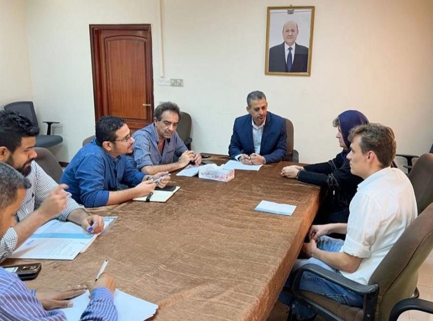 وكيل وزارة التخطيط يبحث مع مديرة منظمة (زوا) في اليمن التدخلات بمجالات المياه وسبل العيش