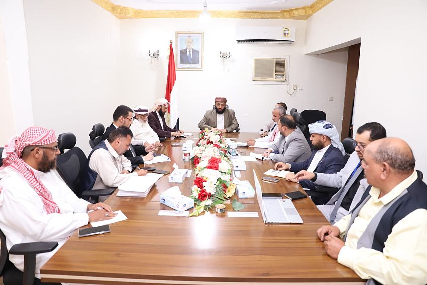 وزير الأوقاف يترأس اجتماعاً للجنة العليا للإشراف على الحج 