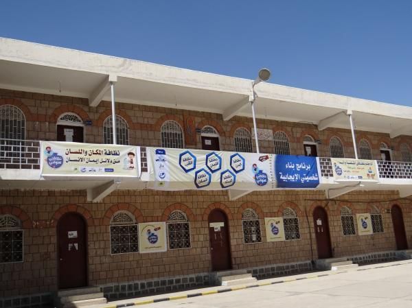 مليشيا الحوثي تقصف مجمع صناعي شرق مدينة الحديدة