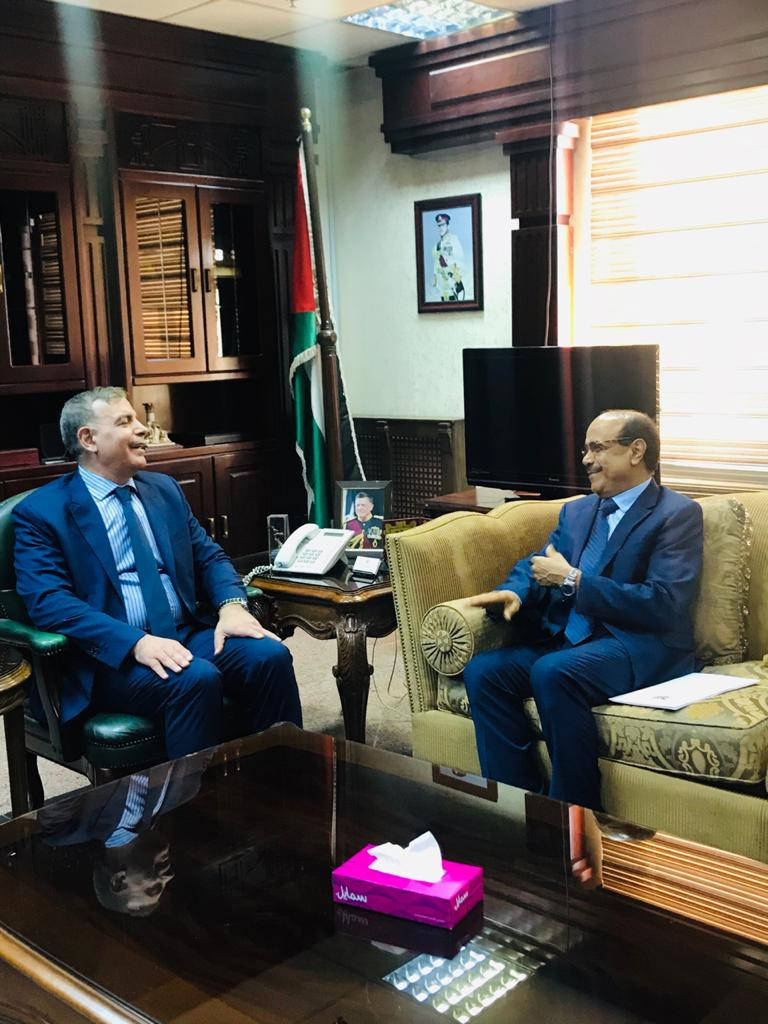 السفير العمراني يلتقي وزير الصحة الأردني والأخير يُبدي استعداد بلاده تدريب الأطباء اليمنيين باختصاص علاج أمراض القلب