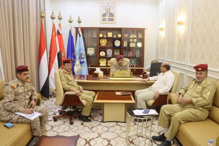 وزير الدفاع يعقد اجتماعاً لمناقشة موازنة القوات المسلحة للعام 2023