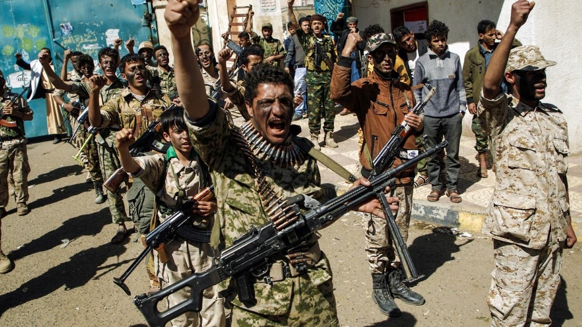 600 مقطورة نفط ممنوعة من دخول صنعاء.. حصار حوثي خانق يفاقم معاناة السكان في مناطق سيطرة الإنقلابيين