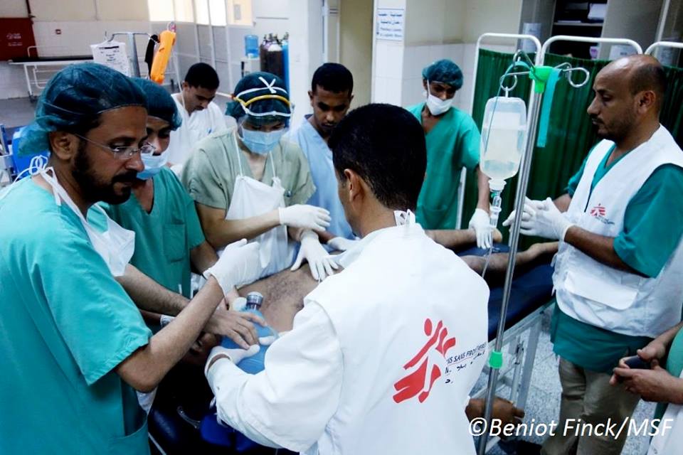 شاهد بالوثيقة..أطباء بلا حدود تعلق عملها في عدن بعد خطف مسلحين مريض من أحد مشافيها