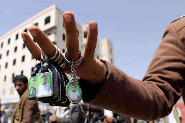 على خطى"سارق الساعات" .. تزايد حوادث السرقة في مؤسسات حكومية تسيطر عليها المليشيات الحوثية بصنعاء
