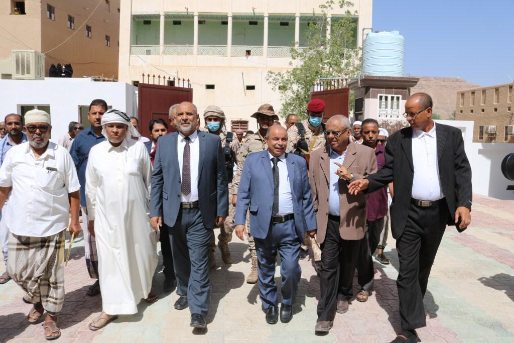 الخنبشي يطلع على الإجراءات الإحترازية من "كورونا" واستعدادات العام الدراسي الجديد  