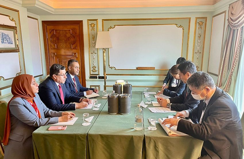 وزير الخارجية يستعرض مع وزير الدولة للشؤون الخارجية الياباني مستجدات وضع اليمن