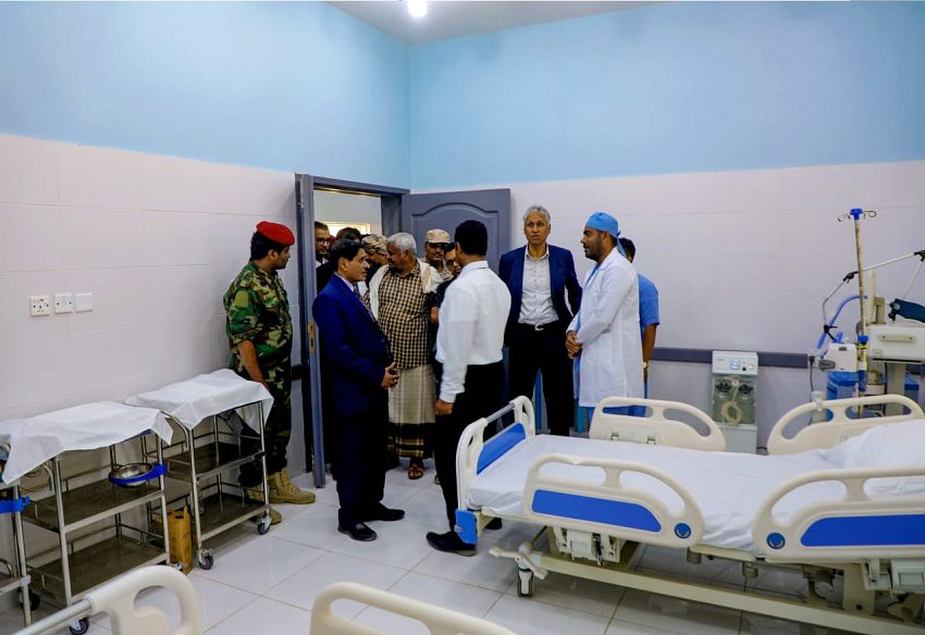 عضو مجلس القيادة البحسني يطلع على مستوى الخدمات الطبية في المستشفى العسكري
