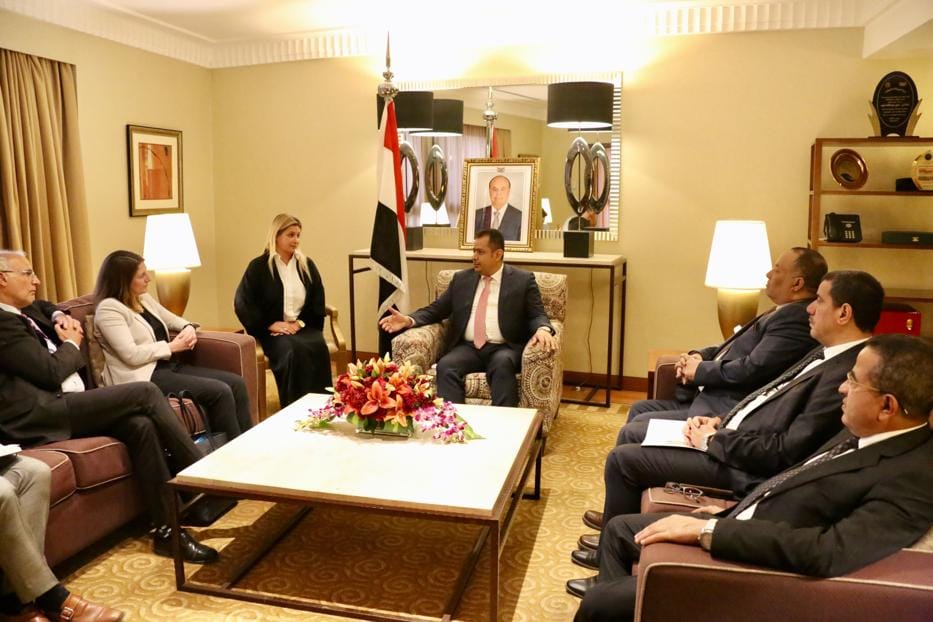 رئيس الوزراء يستقبل مديرة دائرة الشرق الأوسط في الخارجية البريطانية