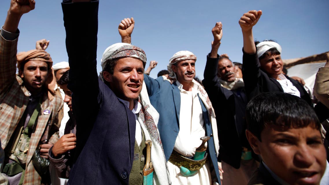 بالأسماء.. الحوثيون يصفّون 24 شيخاً قبلياً من الموالين لهم