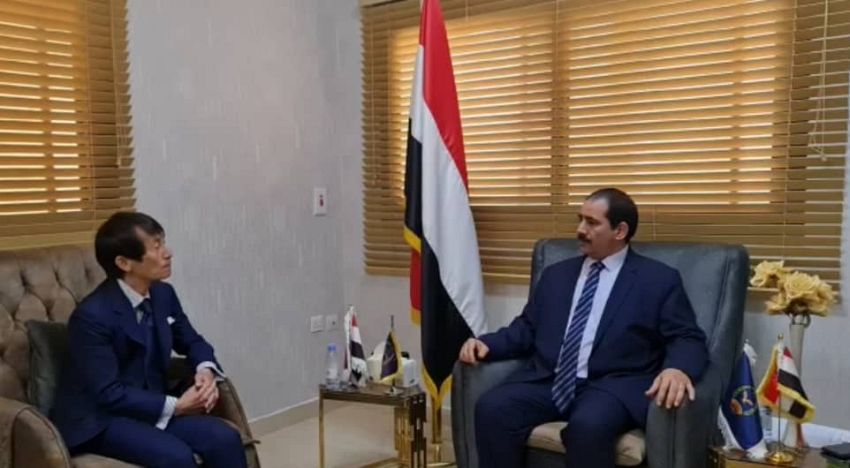 وزير الداخلية يبحث مع القائم بأعمال السفير الياباني التعاون الأمني بين البلدين