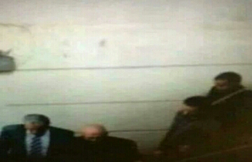 شاهد.. علي عبدالله صالح وعارف الزوكا في قبضة مليشيا الحوثي قبل لحظات من تصفيتهما (صورة تنشر لأول مرة)