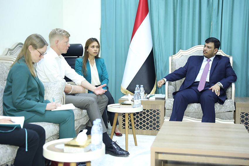 عضو مجلس القيادة الرئاسي عبدالله العليمي يلتقي المبعوث الخاص للأمم المتحدة