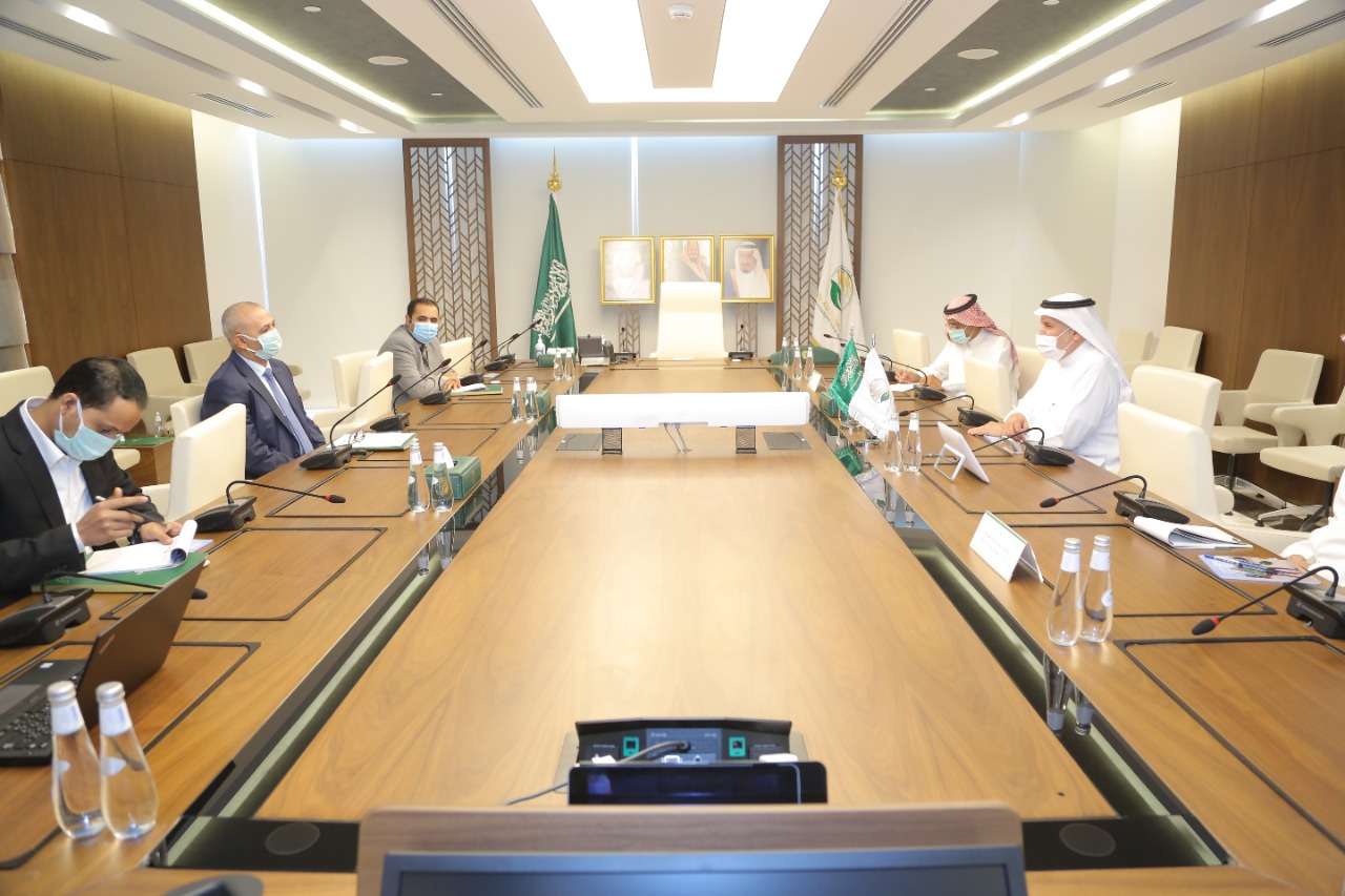 الشرجبي يناقش مع الربيعة دعم مركز الملك سلمان لمشاريع المياه والبيئة في اليمن