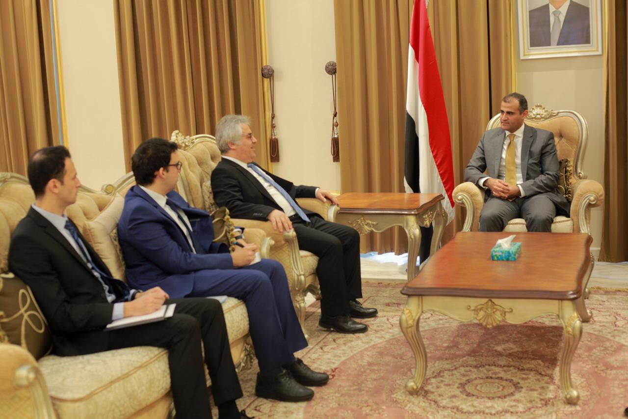 وزير الخارجية يبحث مع السفير التركي أوجه التعاون الثنائي بين البلدين