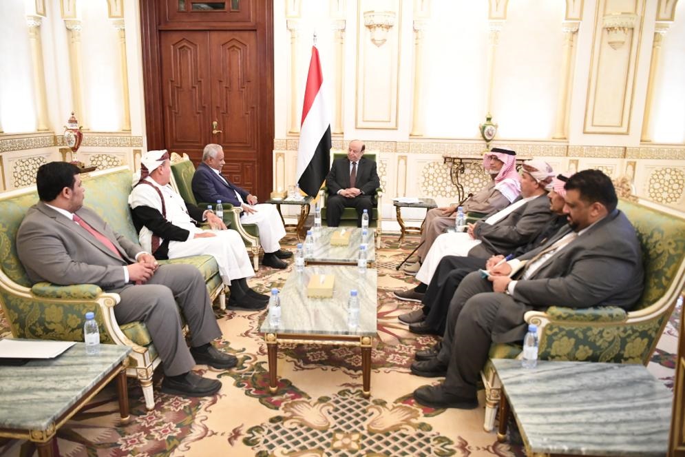 رئيس الجمهورية يستقبل مجموعة مرجعيات حضرموت الوادي والصحراء