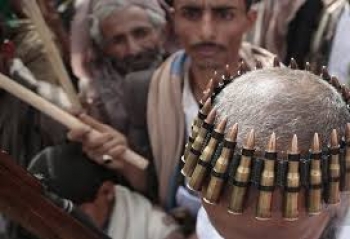 صنعاء.. الميليشيا تبتكر طريقة شيطانية للسيطرة على المؤسسات التجارية الخاصة
