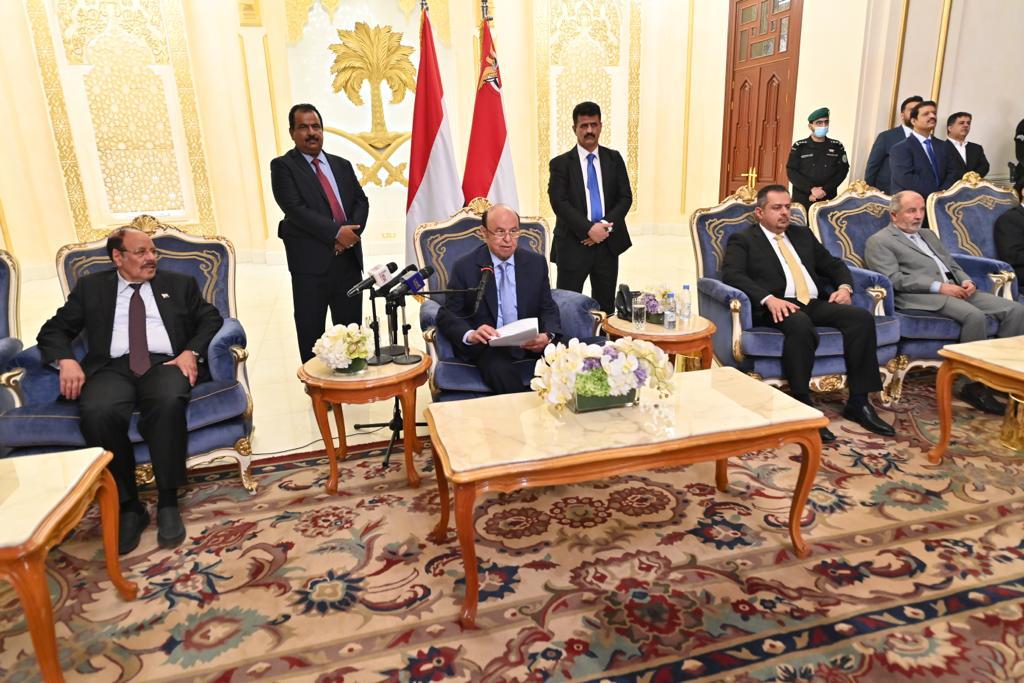 الرئيس هادي يدعوا الحوثيين للعودة كمكون سياسي يمني يلتزم بثوابت الجمهورية و الديمقراطية والإبتعاد عن مشاريع إيران التدميرية