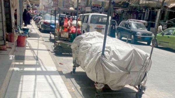 مليشيا الحوثي تؤجر أرصفة شوارع صنعاء لجني مزيد من الأموال