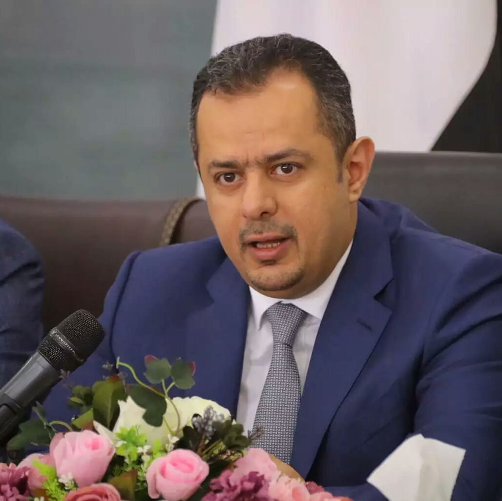 بتوجيهات رئيس الوزراء.. انفراج أزمة الوقود في عدن ولحج وأبين 