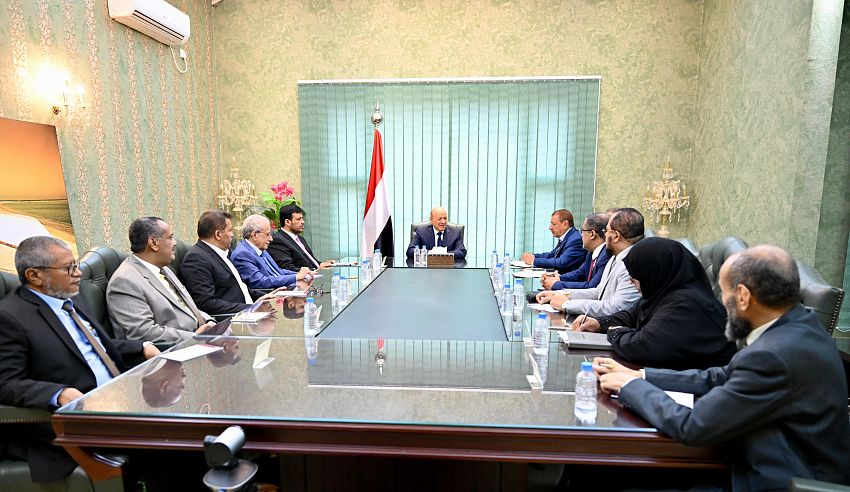 رئيس مجلس القيادة الرئاسي يستقبل رئيس واعضاء مجلس القضاء الاعلى