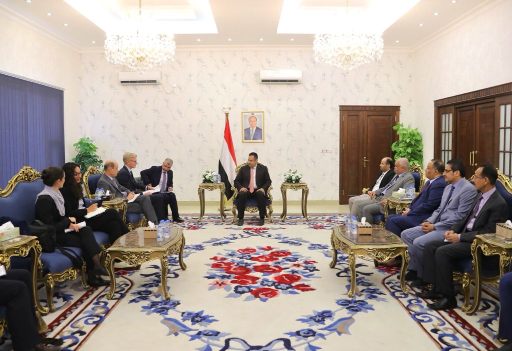 عدن.. رئيس الوزراء يستقبل المبعوث الأممي الى اليمن