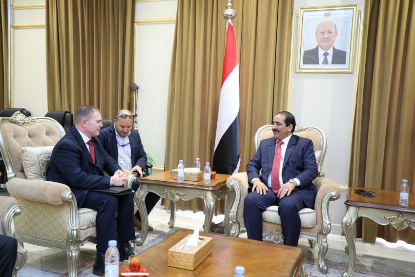 وزير الداخلية يبحث مع الملحقين القانوني والأمني بالسفارة الامريكية التعاون بمجال مكافحة الإرهاب
