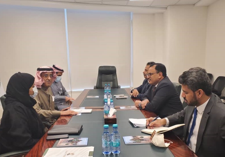 السقطري يبحث مع مركز الملك سلمان سبل دعم أولويات القطاعين الزراعي والسمكي في اليمن