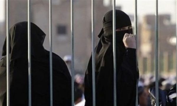 لا "عيب أسود" .. مليشيا الحوثي الإرهابية ترتكب أفضع الجرائم بحق نساء اليمن