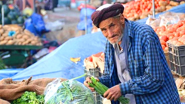 تقرير أممي: التصعيد في البحر الأحمر سيؤدي إلى ارتفاع أسعار الغذاء والوقود في اليمن