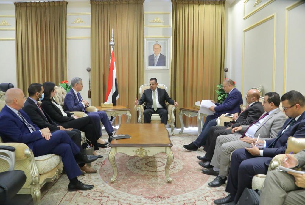 رئيس الوزراء يؤكد ان تحقيق الاستقرار الاقتصادي يعد احد اسس السلام في اليمن