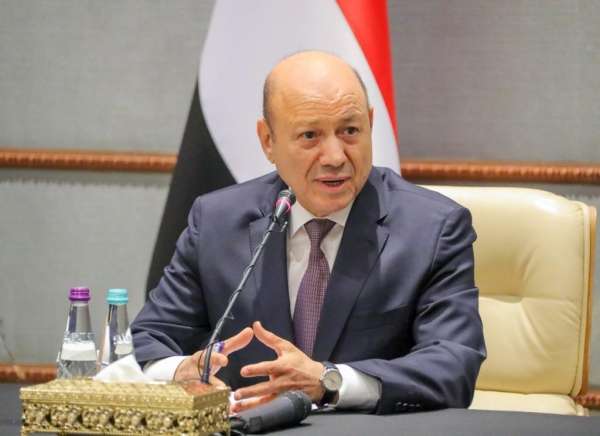 الرئيس العليمي: تسوية أوضاع المبعدين عن وظائفهم واجب وطني ومدخل هام لمعالجة اثار الماضي