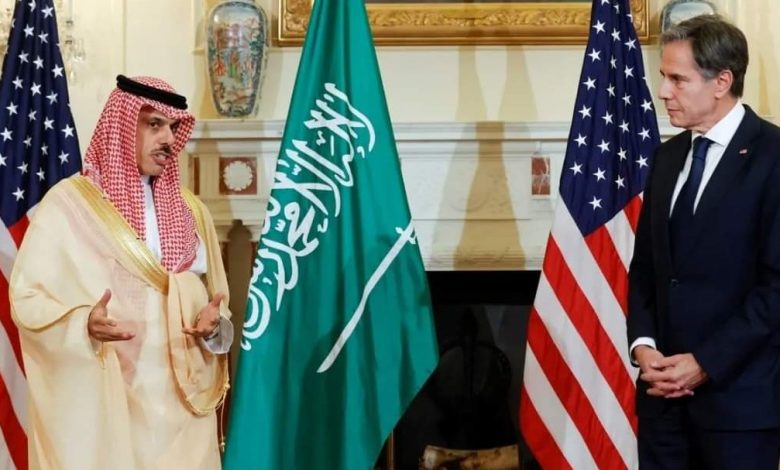 السعودية وأمريكا تؤكدان التزامهما بتحقيق السلام في اليمن
