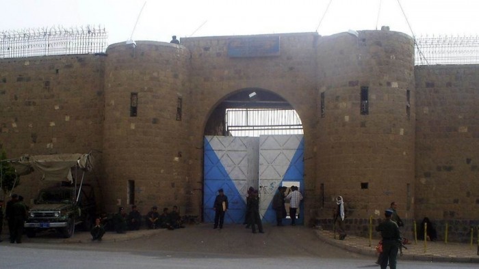 عناصر حوثية نسائية ترتكب جريمة أخلاقية مروعة في السجن المركزي بصنعاء 