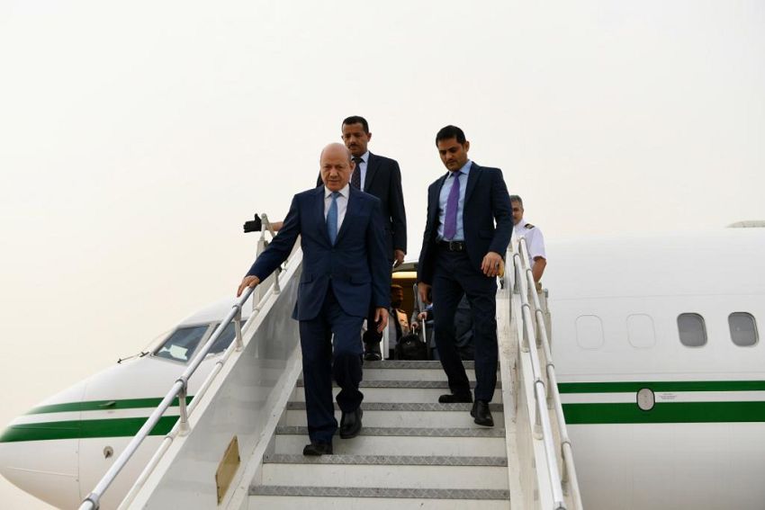 الرئيس العليمي يعود الى أرض الوطن بعد جولة ناجحة في المنطقة 