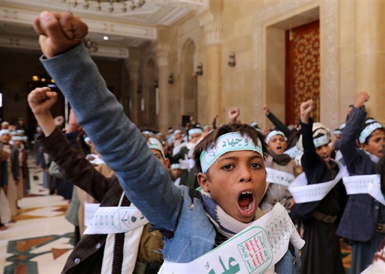 مليشيا الحوثي تفتتح مدارس خاصة في إب لنشر أفكارها الطائفية 