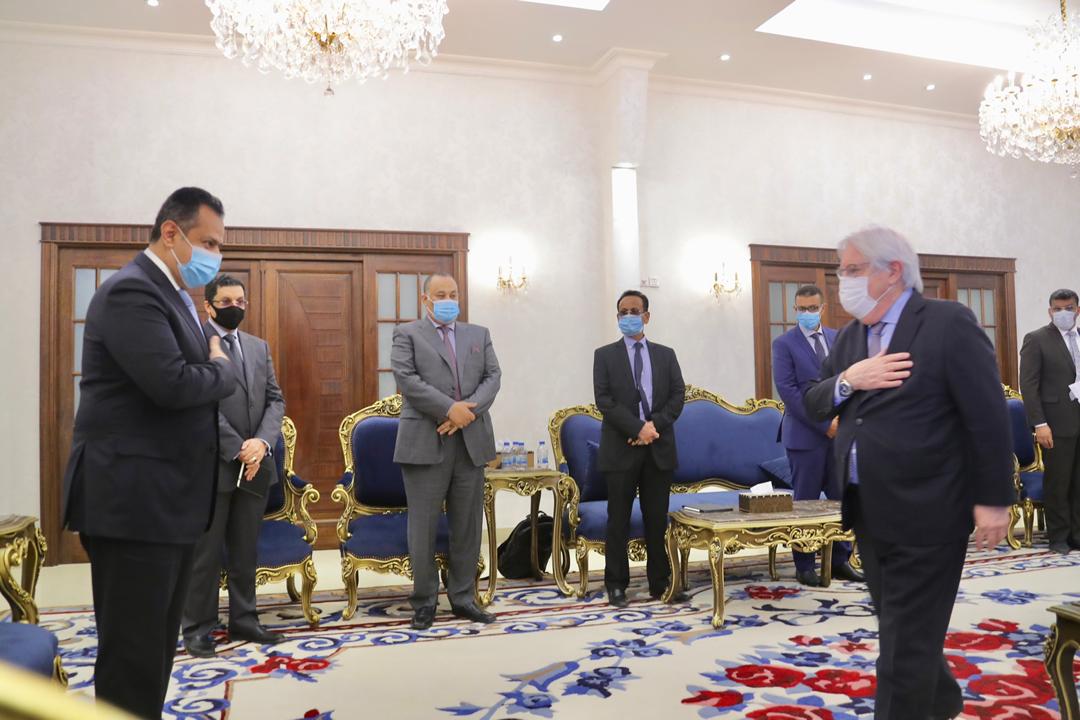 د. معين للمبعوث الأممي: "التهاون الدولي مع ميليشيا الحوثي شجعها على التمادي في جرائمها واستهداف المدنيين والملاحة الدولية والتصعيد العسكري"