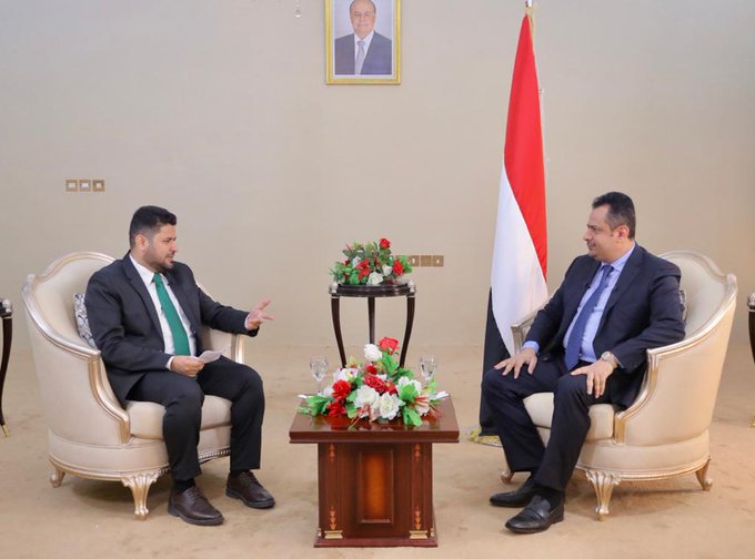 بعد قليل.. رئيس الوزراء يكشف في حوار مع قناة حضرموت عن برنامج حكومته 