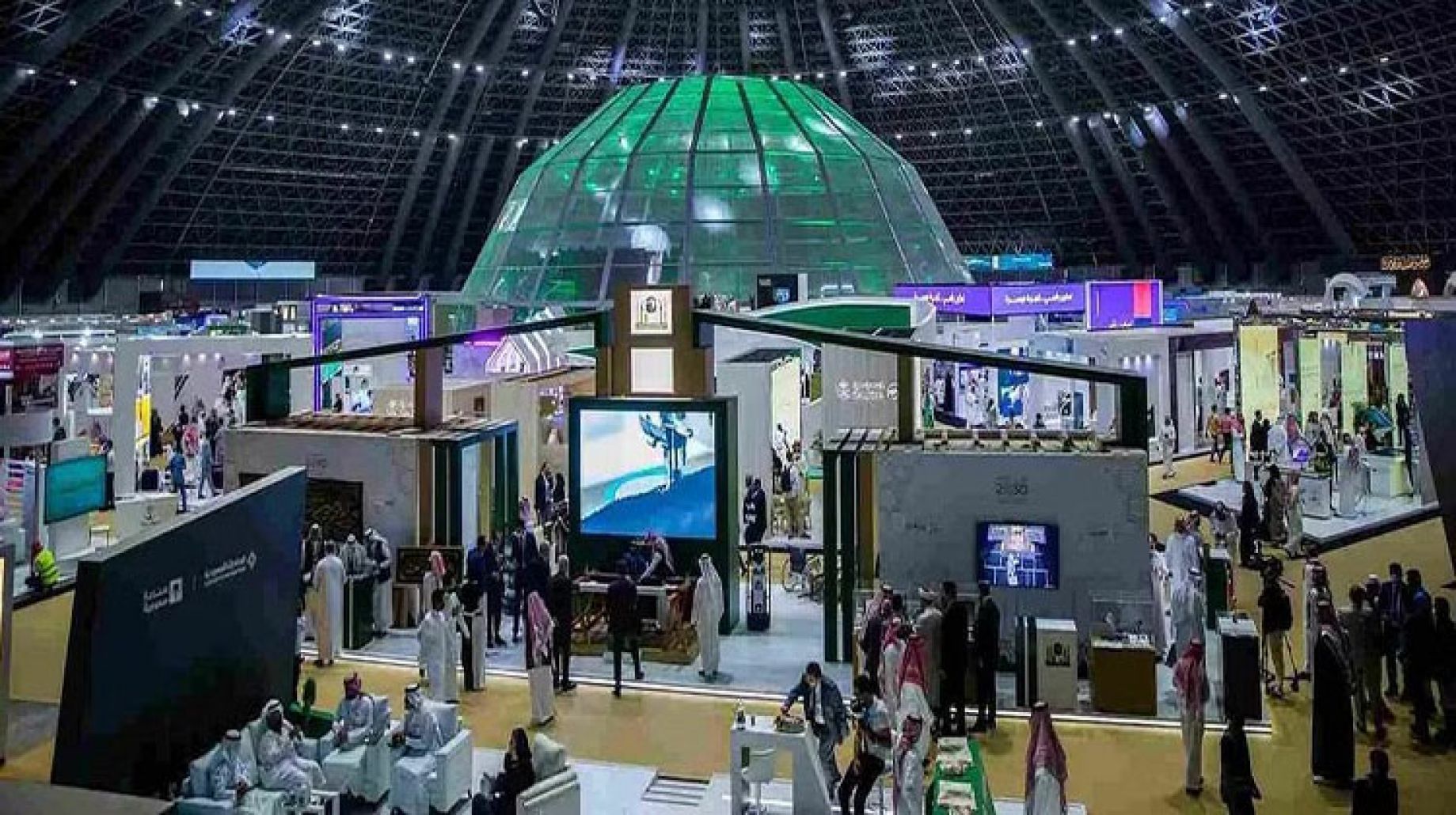 وزير الأوقاف يشارك في فعاليات مؤتمر ومعرض خدمات الحج والعمرة