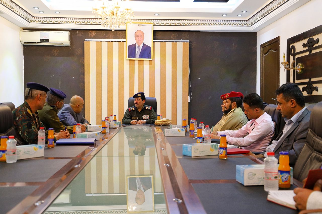 وزير الداخلية يشيد بتضحيات الجيش الوطني وأبناء تعز في التصدي للمليشيات الحوثية