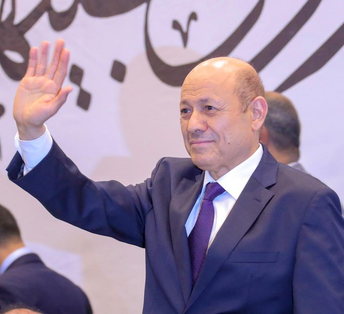 عاجل.. الرئيس العليمي يدعو نائب رئيس الجمهورية الأسبق للعودة الى اليمن والمساهمة في العمل الوطني 