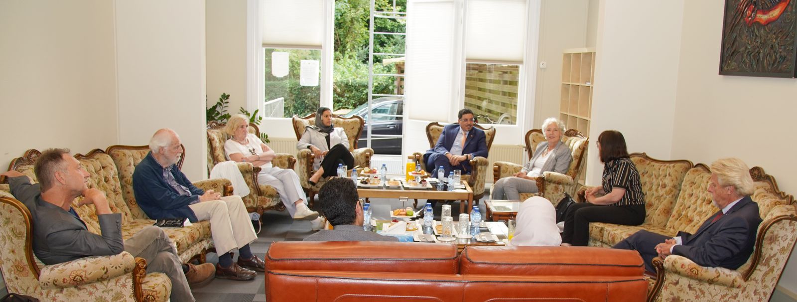 وزير الخارجية يؤكد على أهمية دور المانحين الدوليين في دعم المسار التنموي في اليمن