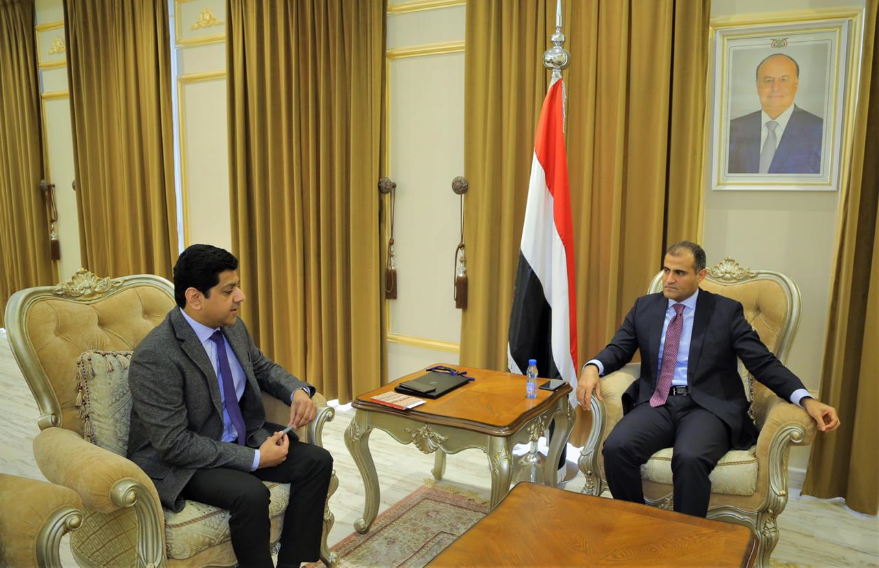 وزير الخارجية يبحث مع مسؤولين أممين مخاطر إنهيار خزان صافر وعمل آلية التحقق والتفتيش