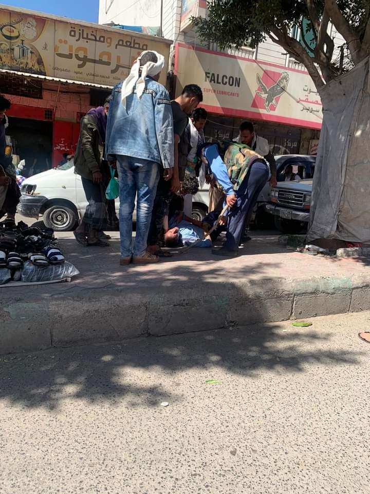 نتيجة ذبحة صدرية مفاجئة.. وفاة رجل مرور أثناء تنظيمه حركة السير في أحد شوارع مدينة إب