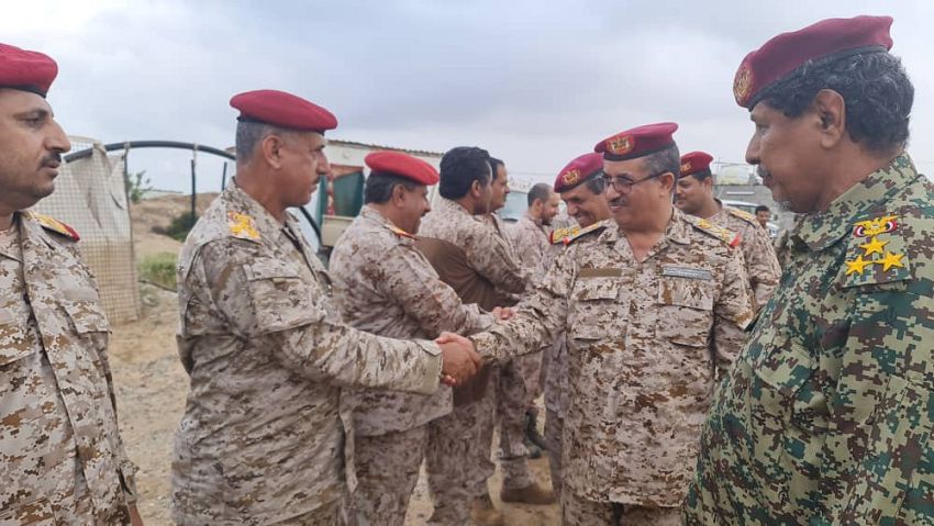 لجنة من وزارة الدفاع ورئاسة الأركان تطلع على أوضاع المنطقة العسكرية الخامسة