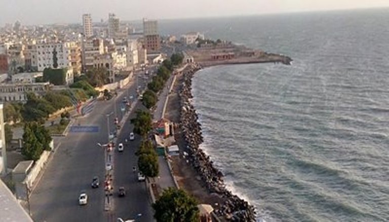 الحوثيون يجرون تجارب حية لألغام بحرية بموانئ الحديدة 