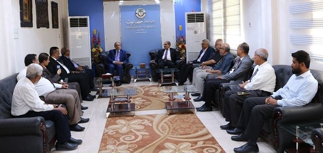 وزير التعليم العالي يتفقد سير العملية التعليمية والأكاديمية في جامعة حضرموت